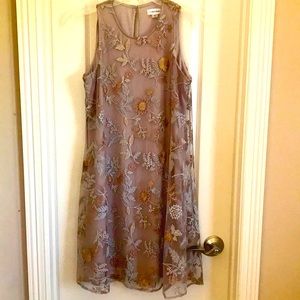 EUC Calvin Klein embroidered Size 6 dress